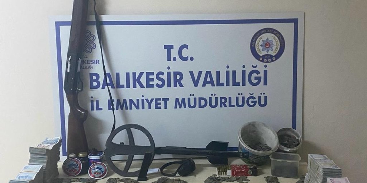 Erdek'te Tarihi Eser Operasyonu; 3 Bin 882 Sikke Ele Geçirildi, 3 Gözaltı