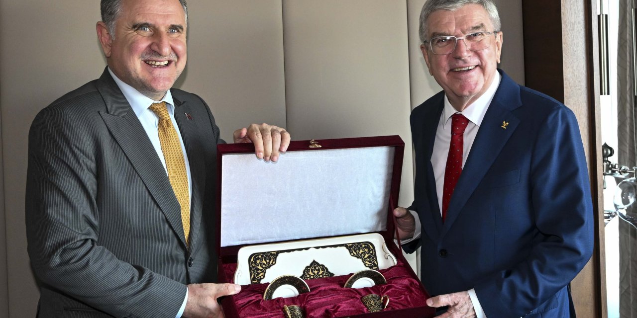 Bakan Bak, Uluslararası Olimpiyat Komitesi Başkanı Thomas Bach İle Görüştü