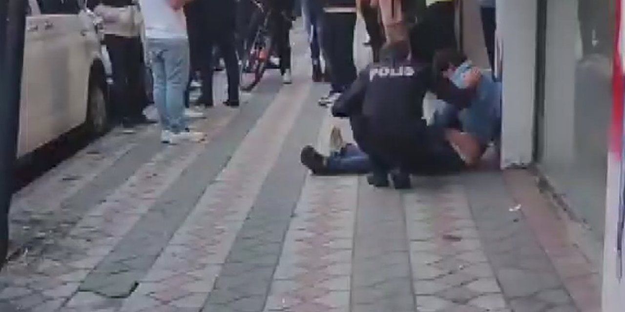 Sultangazi'de Sokakta Yürüyen Kadının Fotoğrafını Çekerken Yakalandı; Darbedildi