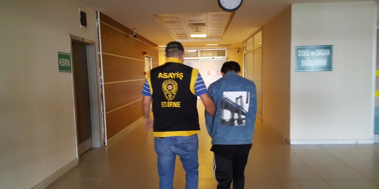 Kendisini Polis Olarak Tanıtıp Dolandırıcılık Yapan Şüpheli, Suçüstü Yakalandı