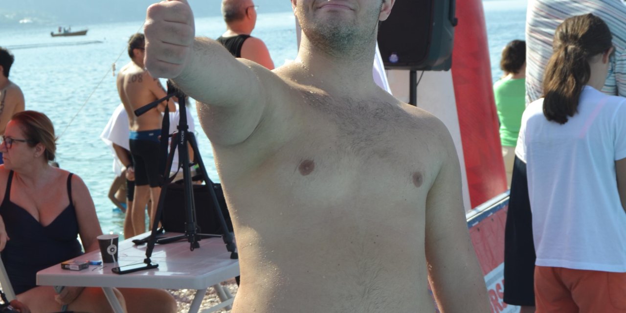 Down Sendromlu Milli Yüzücüler Cenk Ve Gökhan, Ölüdeniz'de Yüzdü