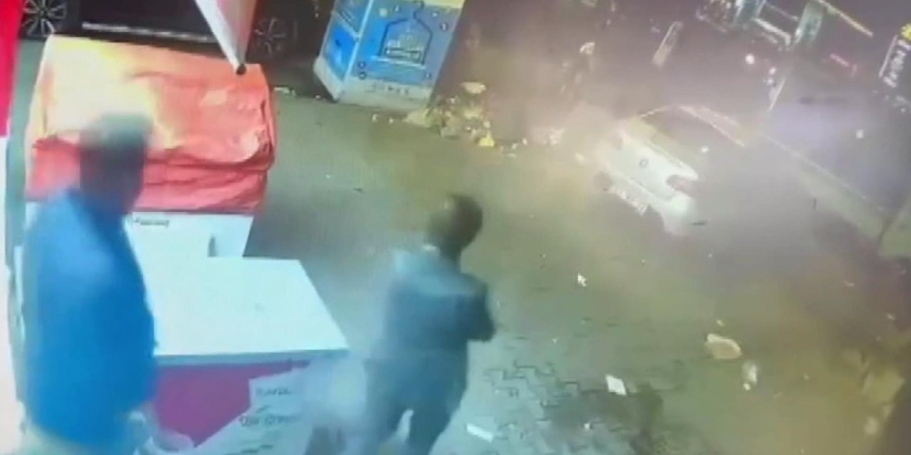 Esenler'de Esnafa 'Ne Bakıyorsun' Diyerek Bıçakla Saldırdı