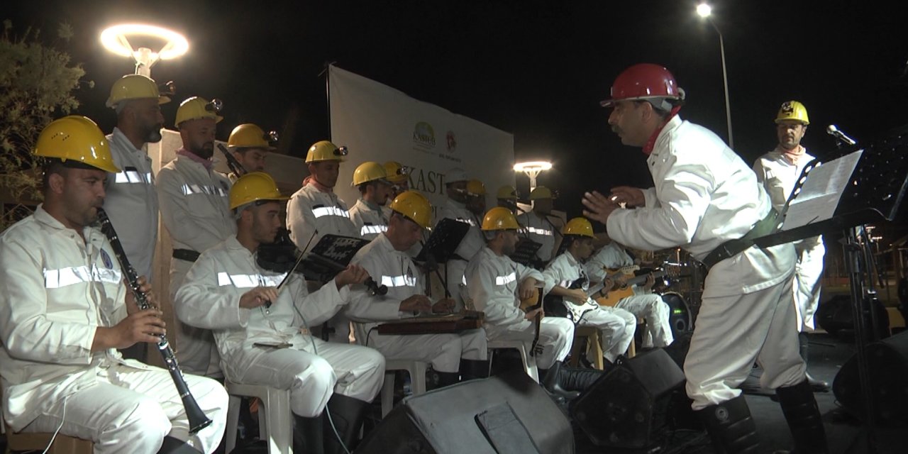 Hatay'da Kurulan 'Sivil Toplum Köyü', Madenciler Korosu Eşliğinde Açıldı