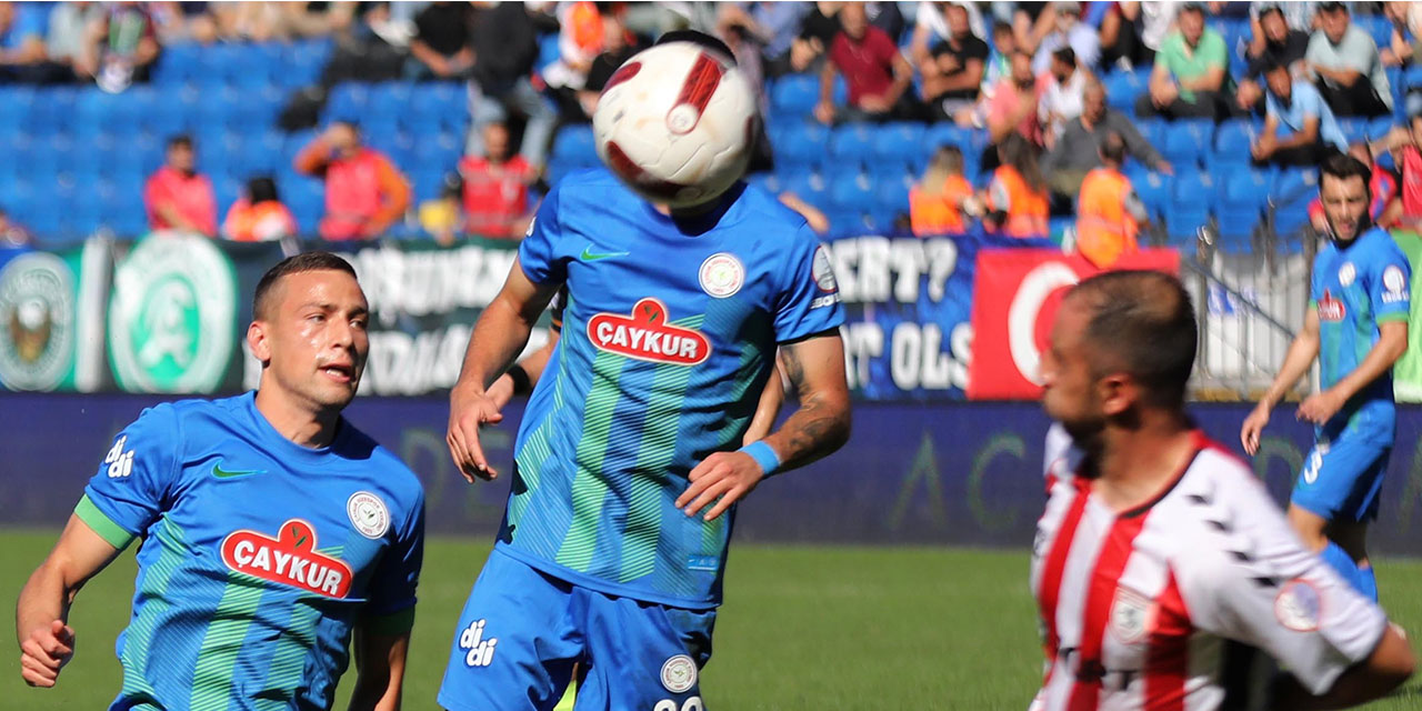 Çaykur Rizespor 10 Kişi Kaldığı Maçta Samsunspor'u 1-0 Yendi