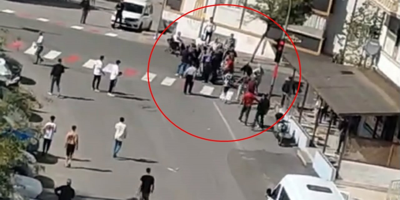 Siirt'te Taş, Sopa Ve Bıçaklı Kavga: 4 Yaralı