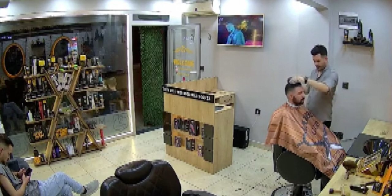 Esenyurt'ta Müşterinin Saçı Kurutulurken Fön Makinesinin Alev Alması Kamerada