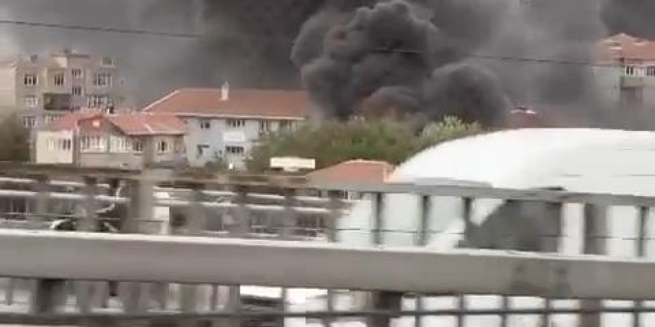 Küçükçekmece'de İş Yeri Yangını-1