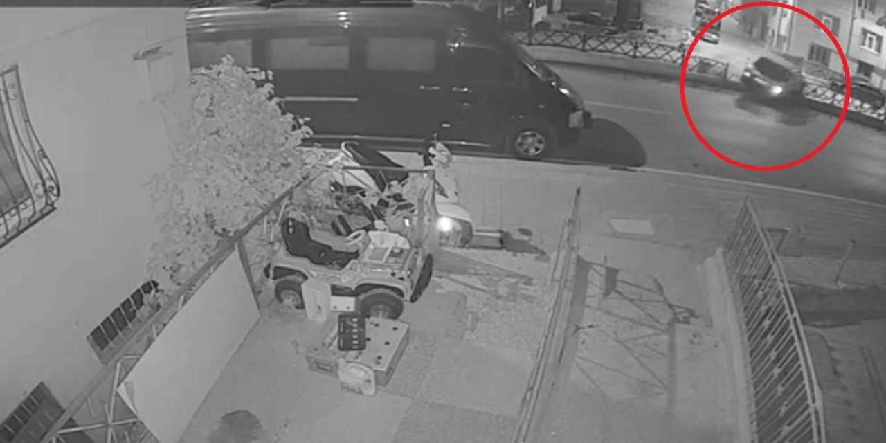 Minibüse Çarpan Otomobil, Su Kanalına Düştü; 2 Yaralı