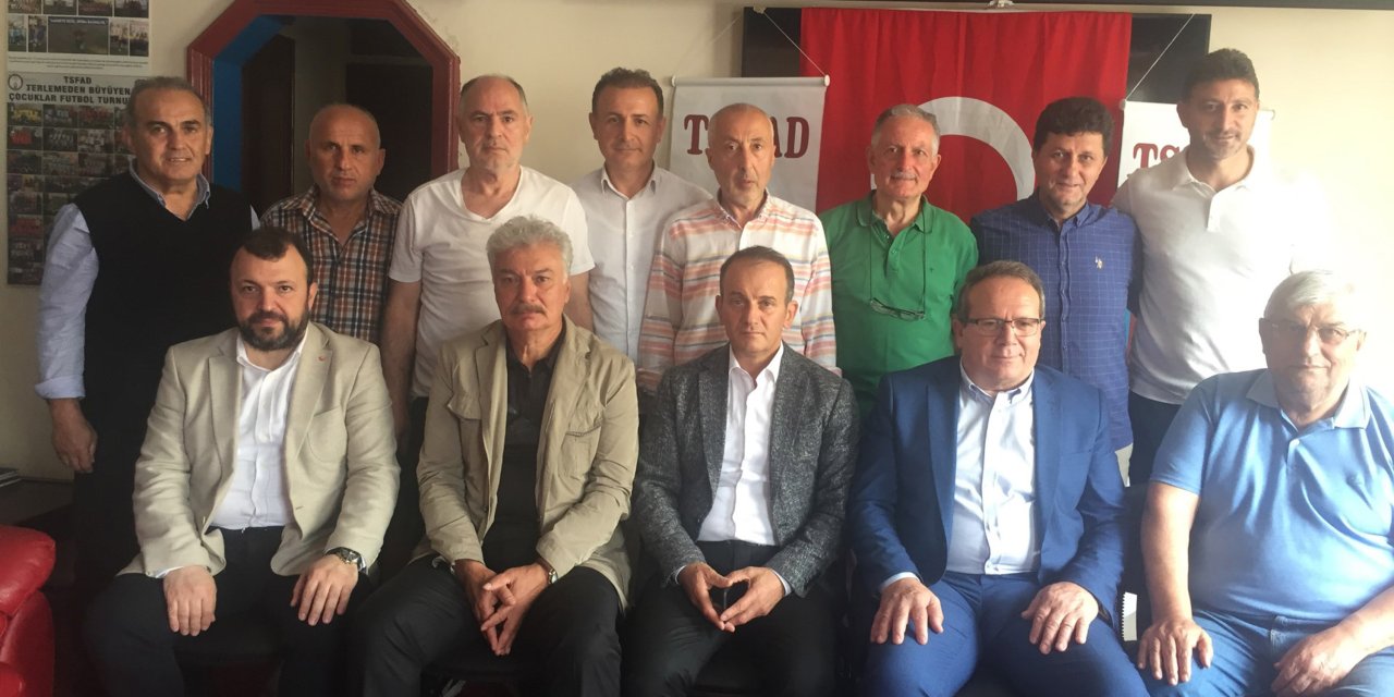 Futbol Adamlarından Trabzonspor'a 'Yerlinin Yerlisi' Hoca Talebi