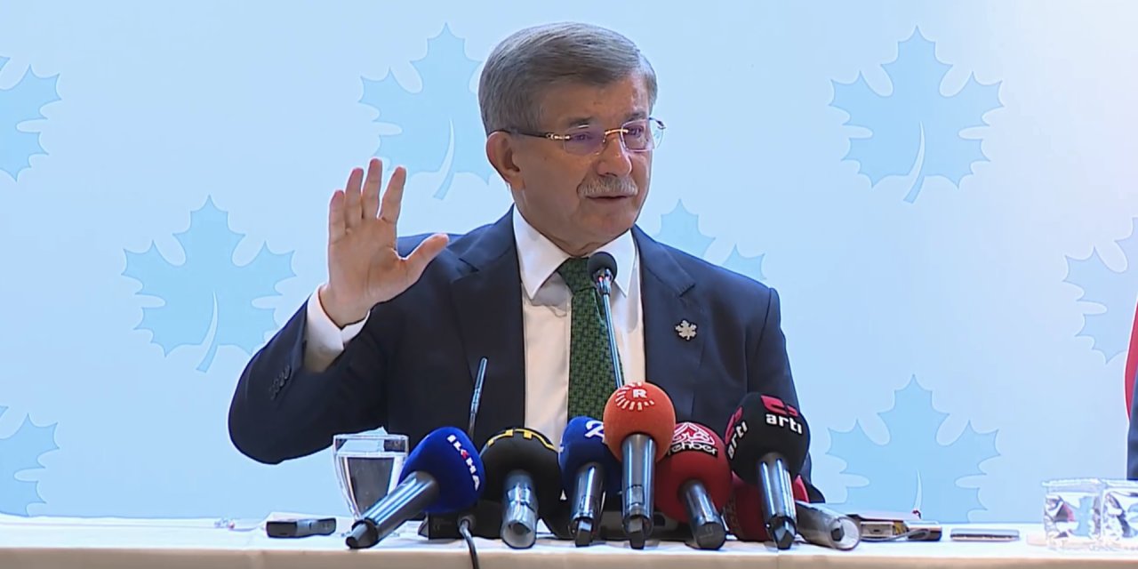 Davutoğlu: Filistin İçin Fiilen Baş Başa Ağladığımız Sayın Erdoğan'ın Şu Anki Haline Ben Ağlıyorum