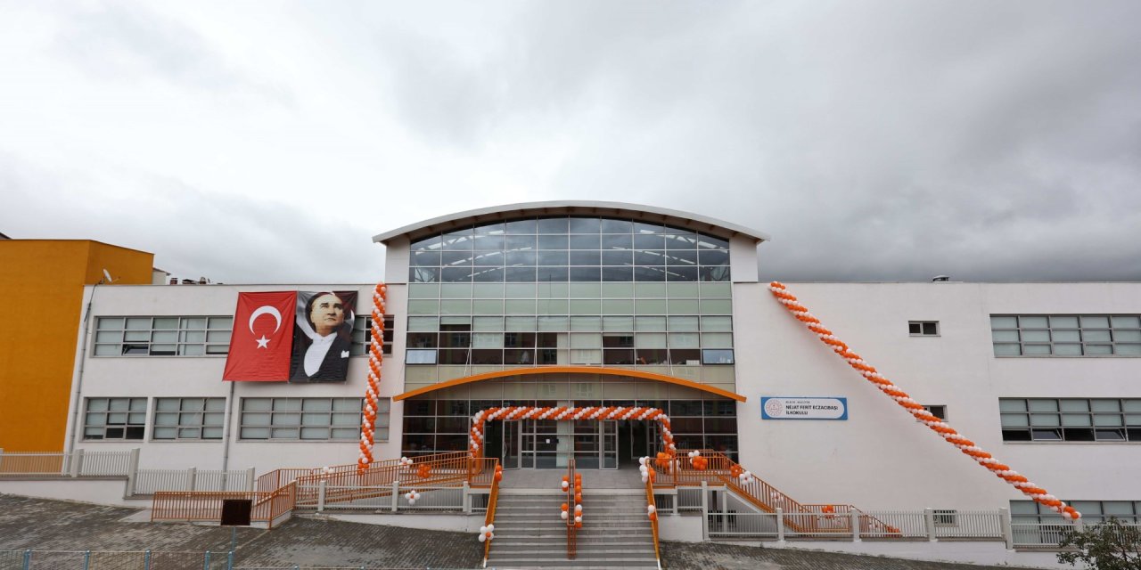 Bilecik'te Nejat Ferit Eczacıbaşı İlkokulu Törenle Açıldı