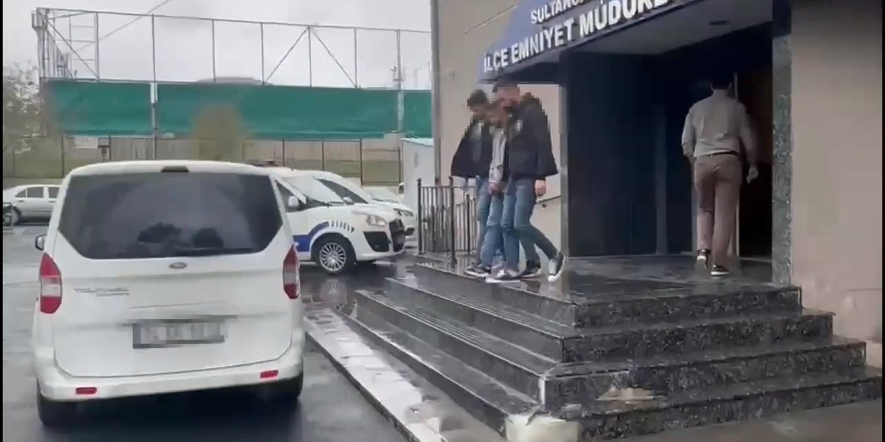 Sultangazi'de Düğün Konvoyunda Havaya Ateş Eden Şüpheli Yakalandı