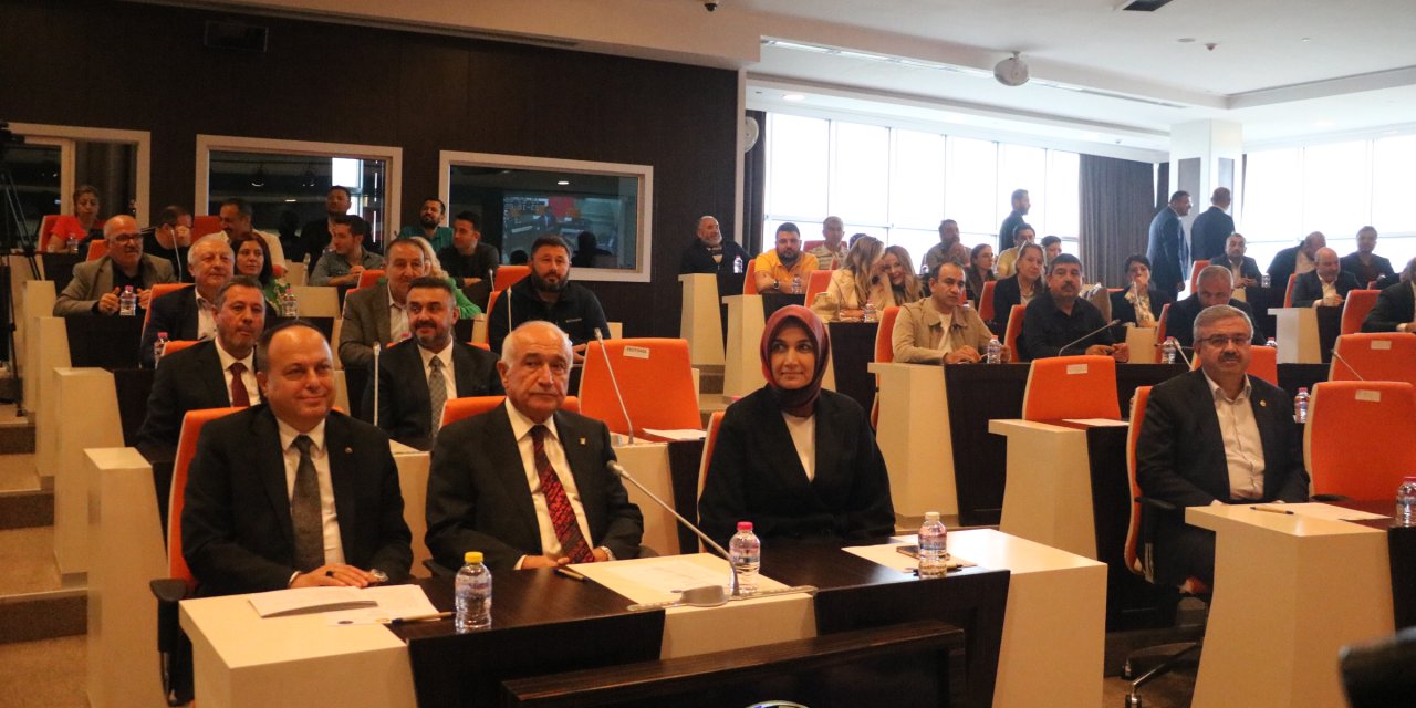 Cemil Çiçek: Öyle Bir Coğrafyada Yaşıyoruz Ki Güney Kaynıyor