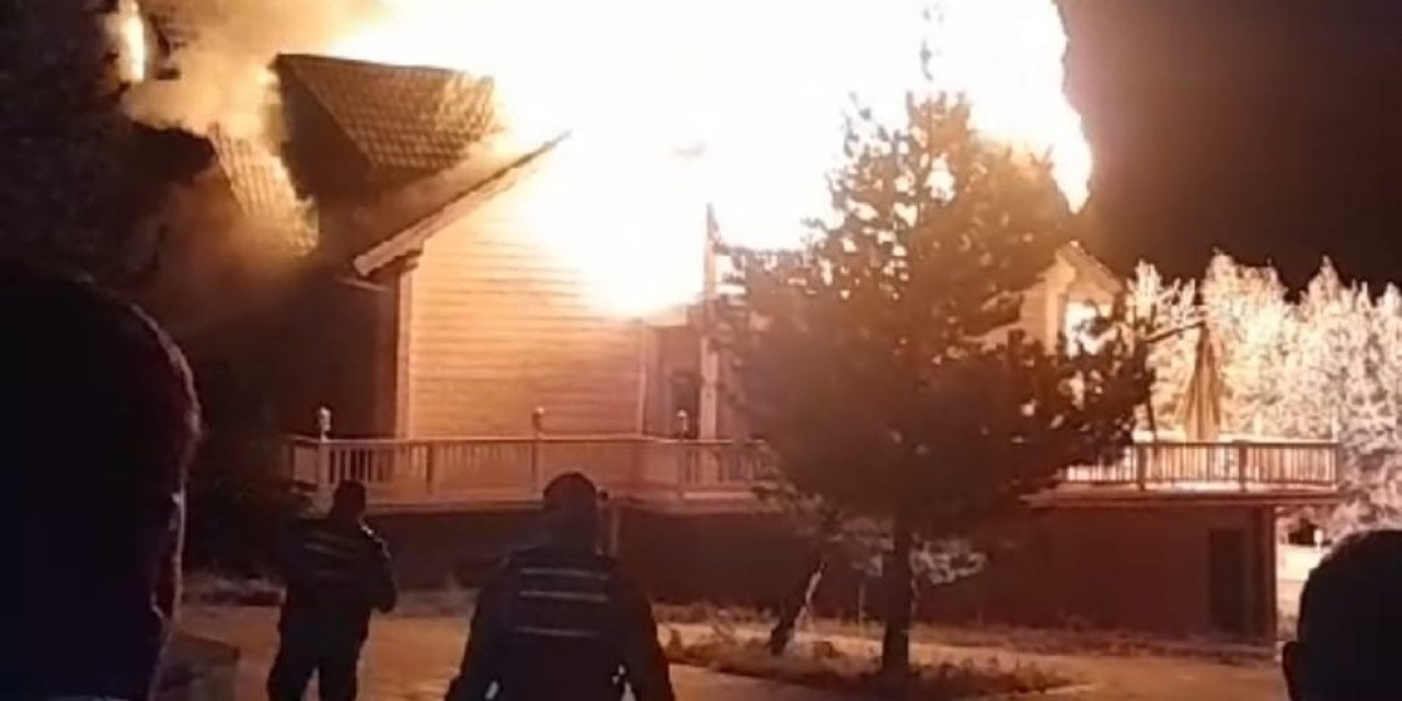 Kars'ta Yangında Kül Olan 'Kütük Ev' İle İlgili Soruşturma
