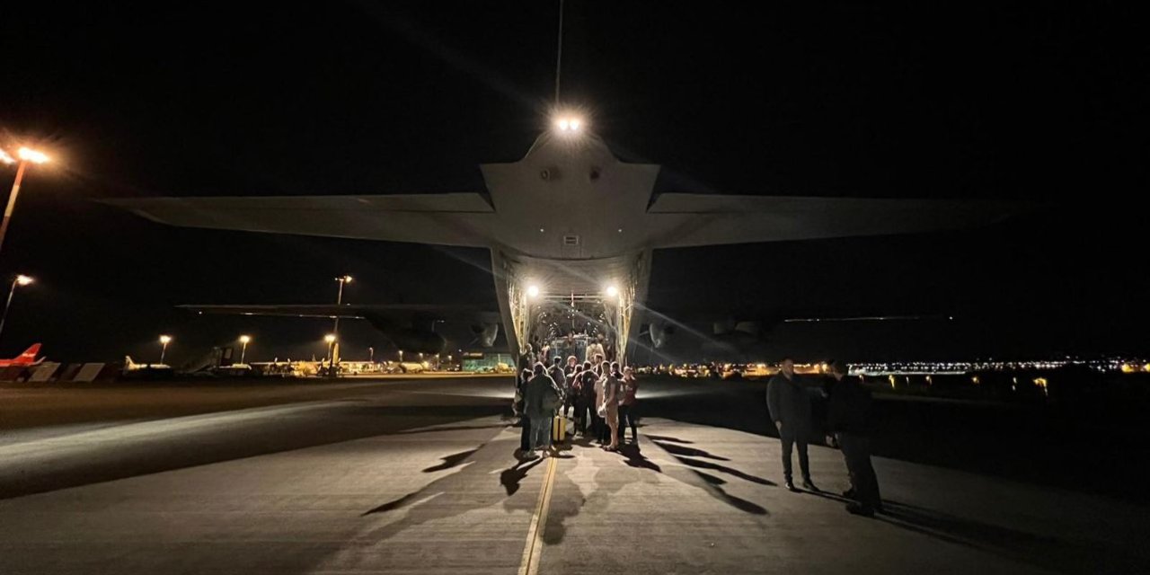 İsrail, Yurt Dışındaki Askerlerini Ülkeye Getiriyor