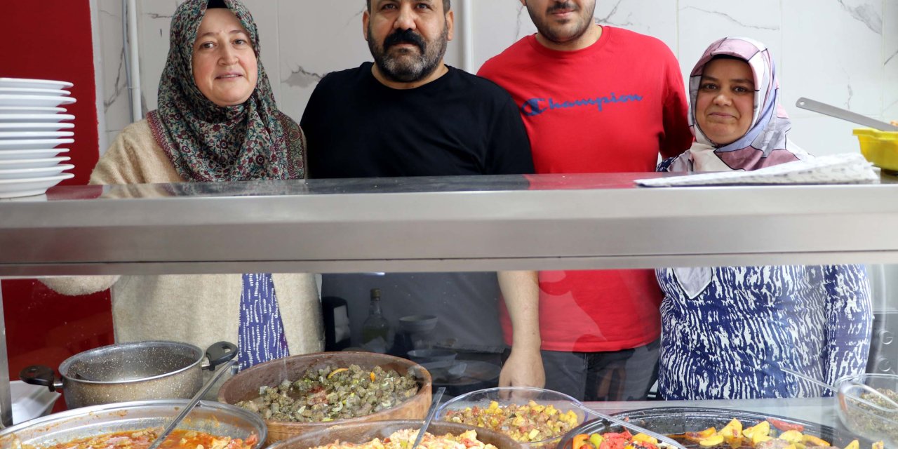 Depremde İş Yerleri Yıkılan Aile, Kayseri'de Açtıkları Lokanta İle Kendilerine Yeni Hayat Kurdu