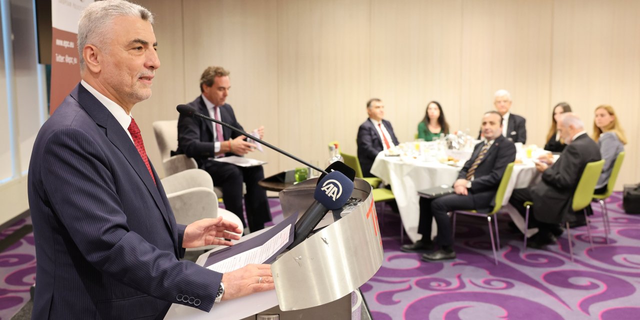 Bakan Bolat, Brüksel’de