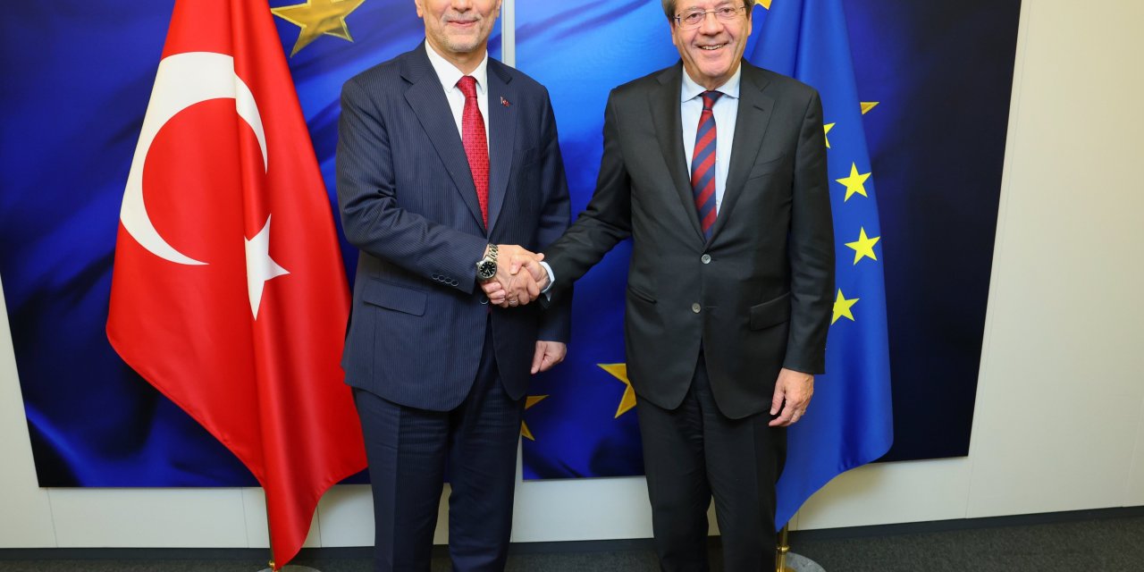 Bakan Bolat, Avrupa Birliği’nin Ekonomi Komiseri Gentiloni İle Görüştü