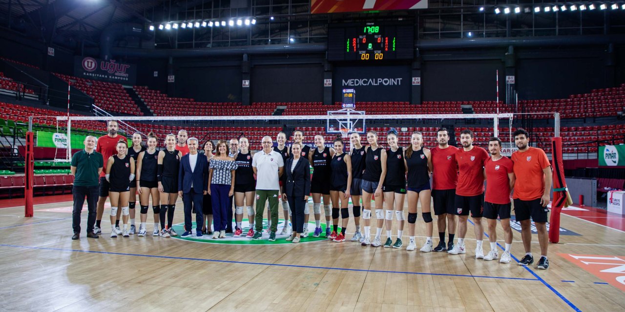 Karşıyaka Medicalpoint'ten Kız Çocuklarına Armağan