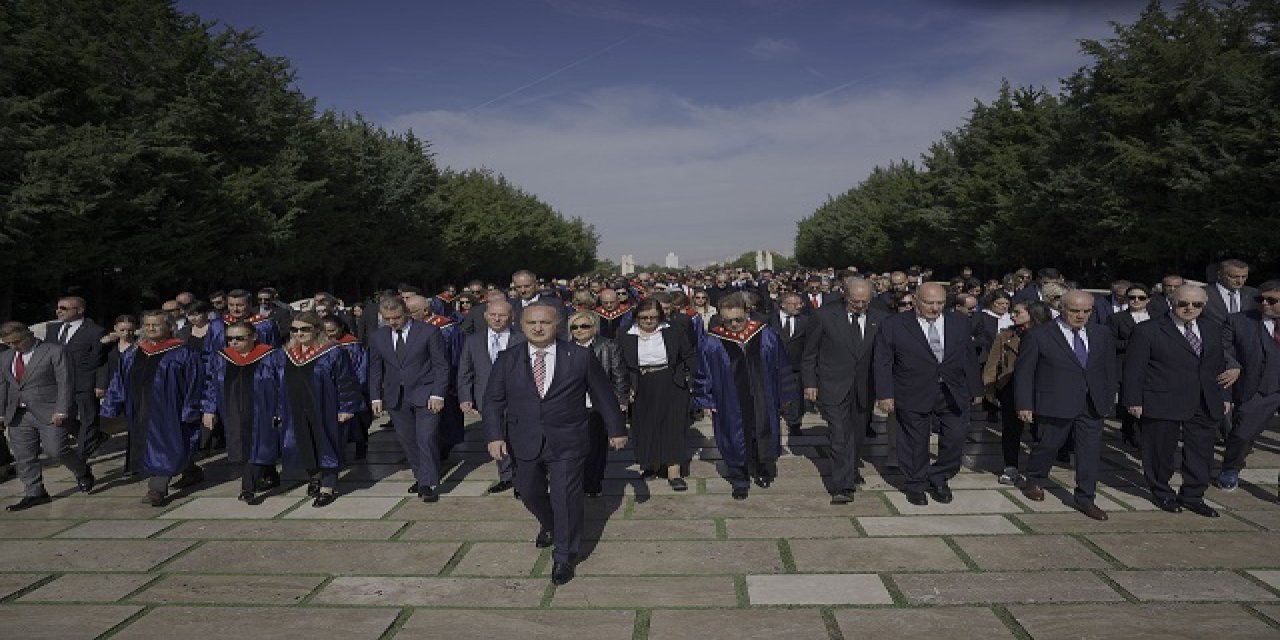 Ted, 10 Bin Kişiyle Anıtkabir’i Ziyaret Etti