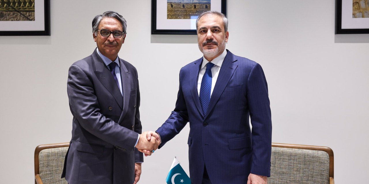 Bakan Fidan, Pakistanlı Mevkidaşı Jilani İle Görüştü