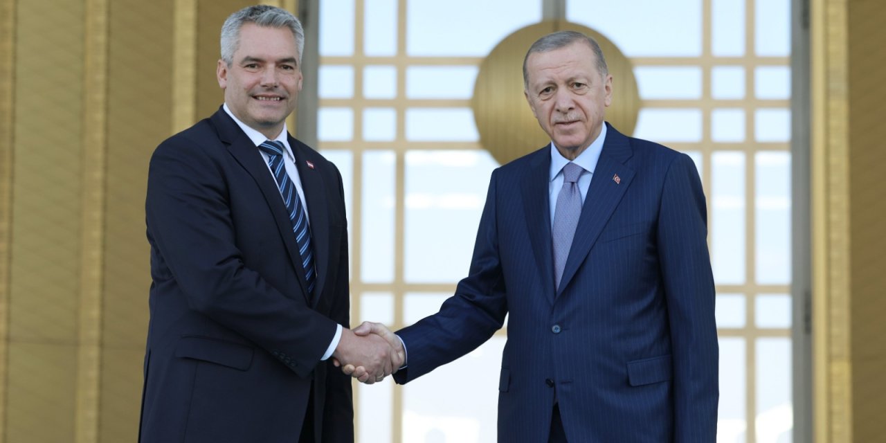 Cumhurbaşkanı Erdoğan, Avusturya Başbakanı Nehammer'i Resmi Törenle Karşıladı