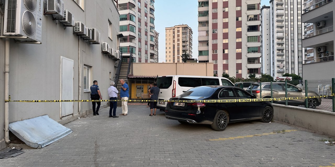Adana'da 13'üncü Kattaki Balkondan Düşen Ege Öldü