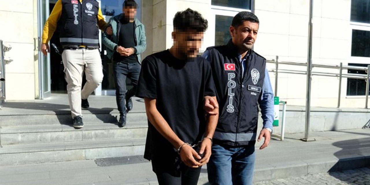 Emekli Öğretmen Çifti Dolandıran 2 Şüpheli Yakalandı