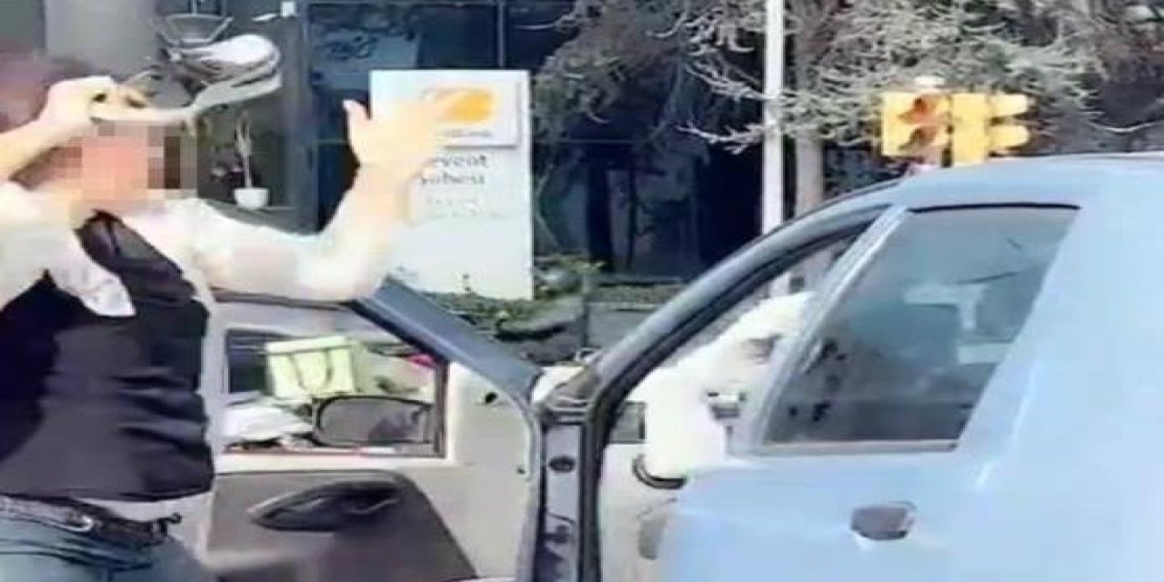 İstanbul’da trafikte kadın maganda dehşeti kamerada