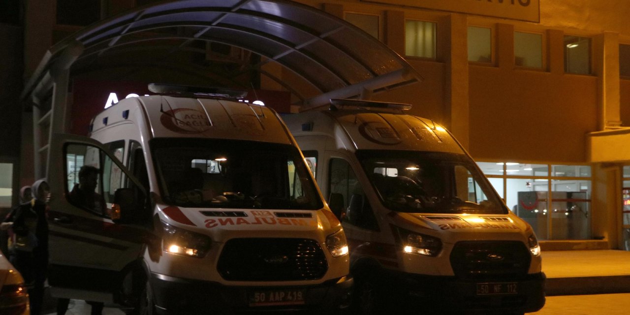 Nevşehir'de Tarım İşçilerinin Taşındığı Minibüs İle Otomobil Çarpıştı: 14 Yaralı