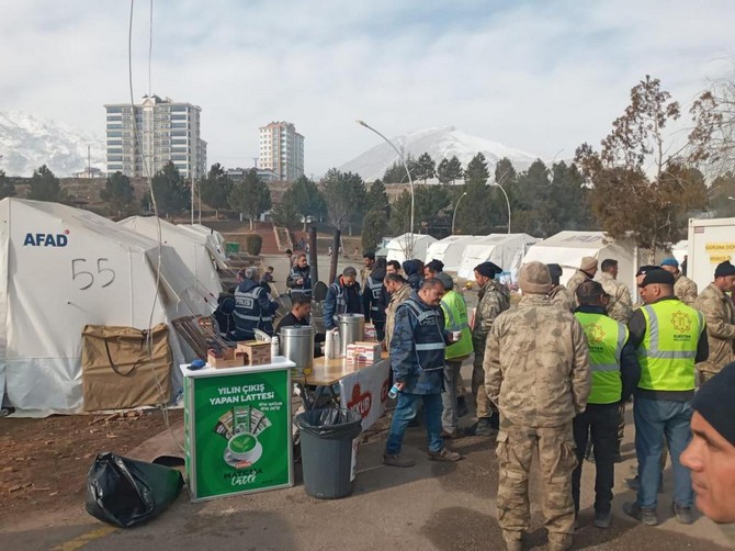 ÇAYKUR'dan 5 milyon kişiye çay ikramı