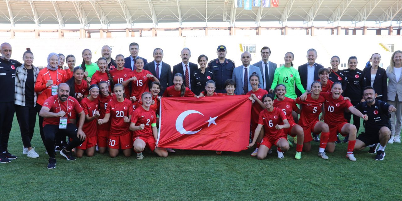 U17 Kız Milli Takımı, A Ligi'ne Yükseldi