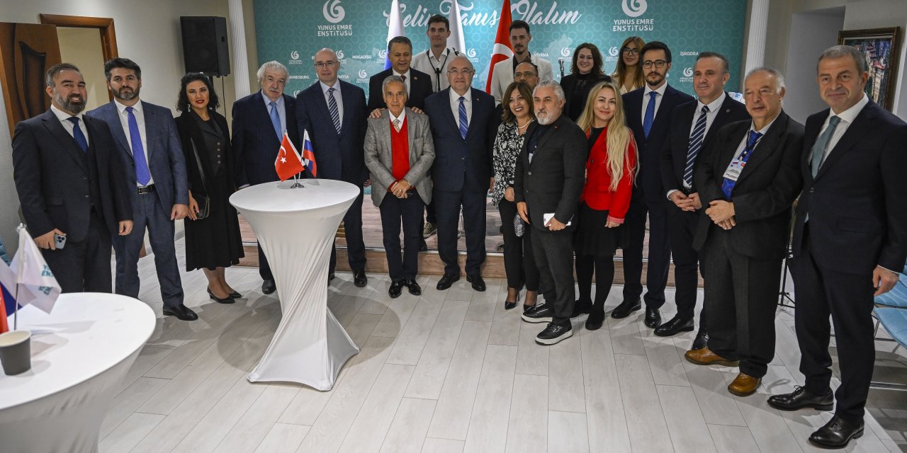 Türk Ve Rus Medya Temsilcileri Moskova Yunus Emre Enstitüsünde Bir Araya Geldi
