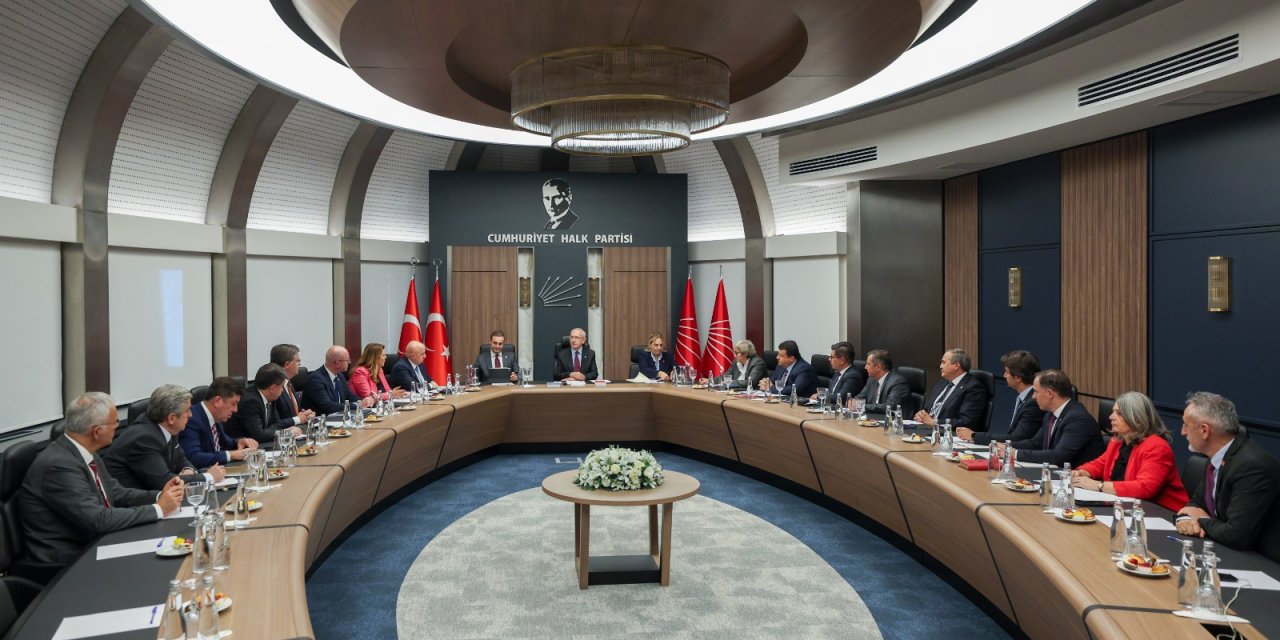 Kılıçdaroğlu, Milletvekilleri İle Bir Araya Geldi