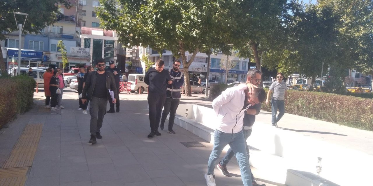 2 Milyon Liralık Döviz Ve Ziynet Eşyası Bulunan Çelik Kasayı Çalan 2 Şüpheli Tutuklandı