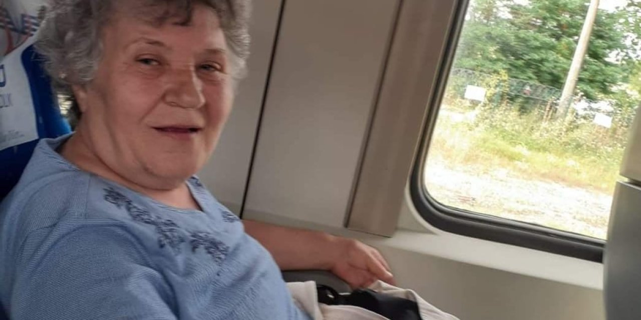 Edirne'de Annesini Öldürüp, 15 Saat Başında Bekledi