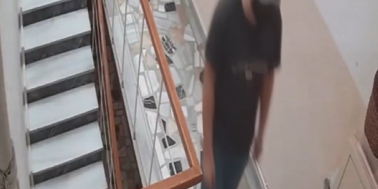 Eski Futbolcu Ve Teknik Direktör Raşit Çetiner'in Sesini Taklit Ederek Annesini Dolandırdılar