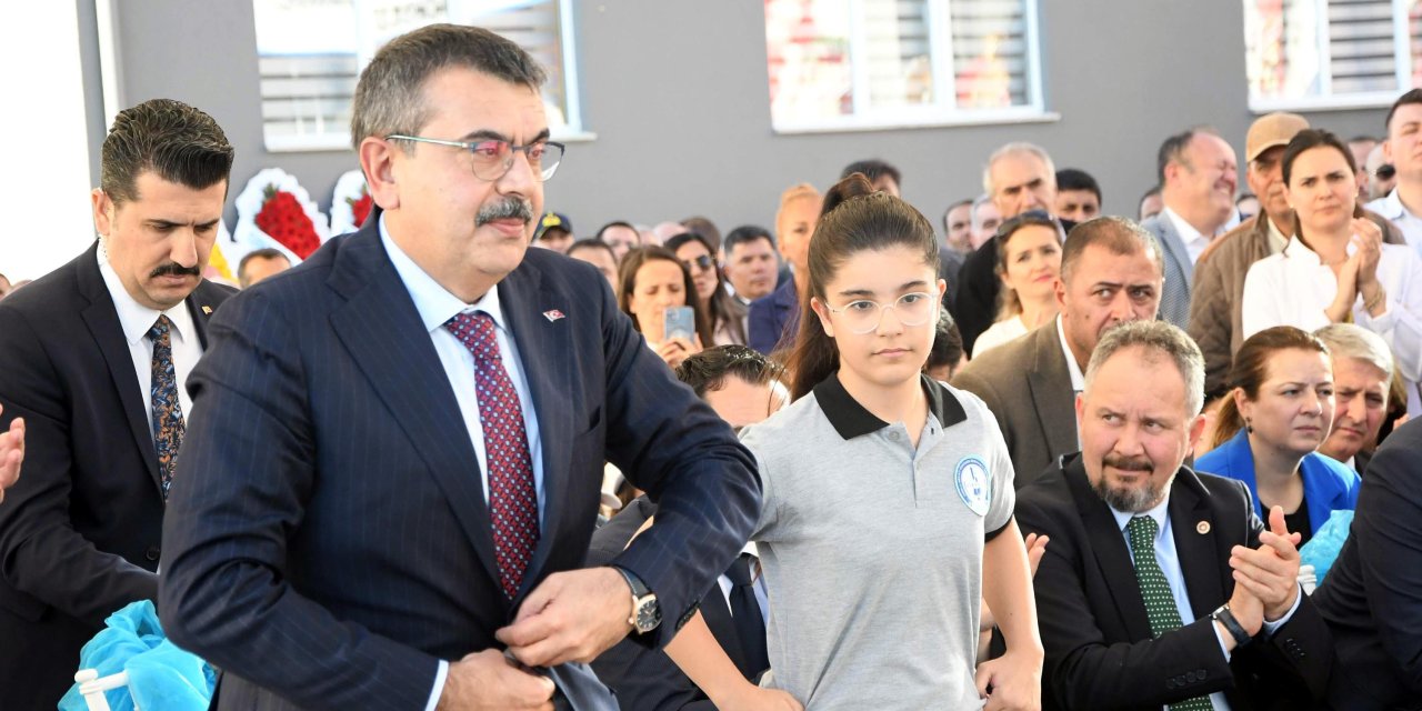 Bakan Tekin: 1583 Okul, Deprem Sebebi İle Yıkılıp Yeniden Yapılmış Durumda (3)