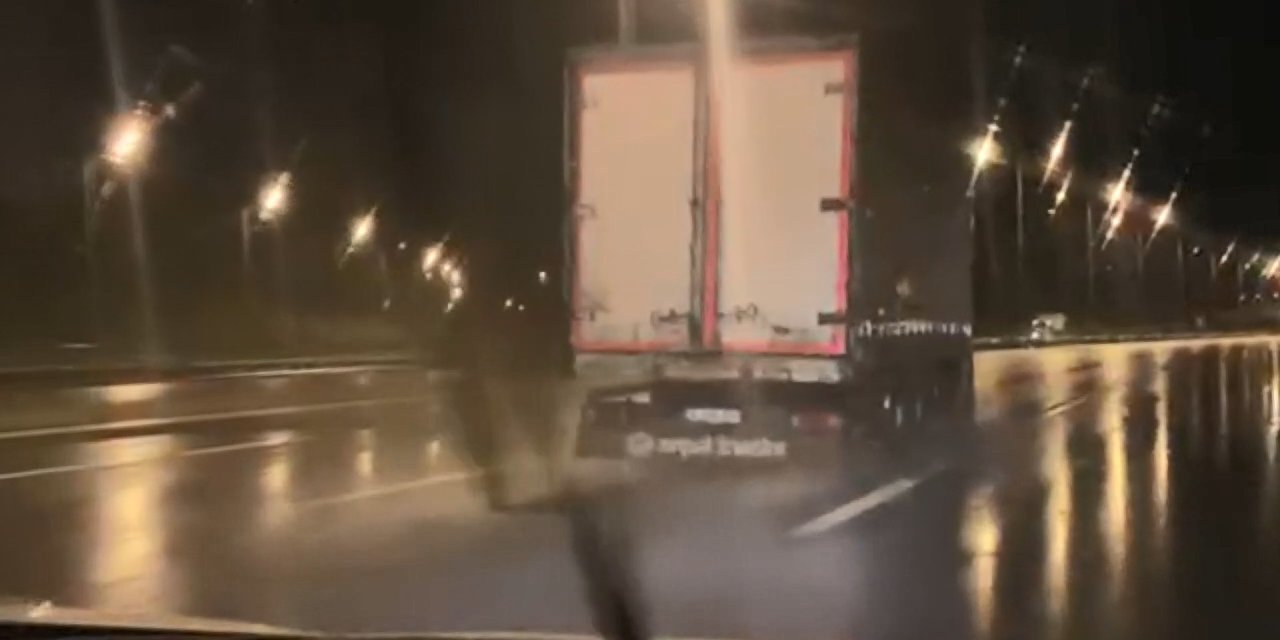 İstanbul Ve İzmir'de Kaçak Göçmen Operasyonu: 19 Gözaltı