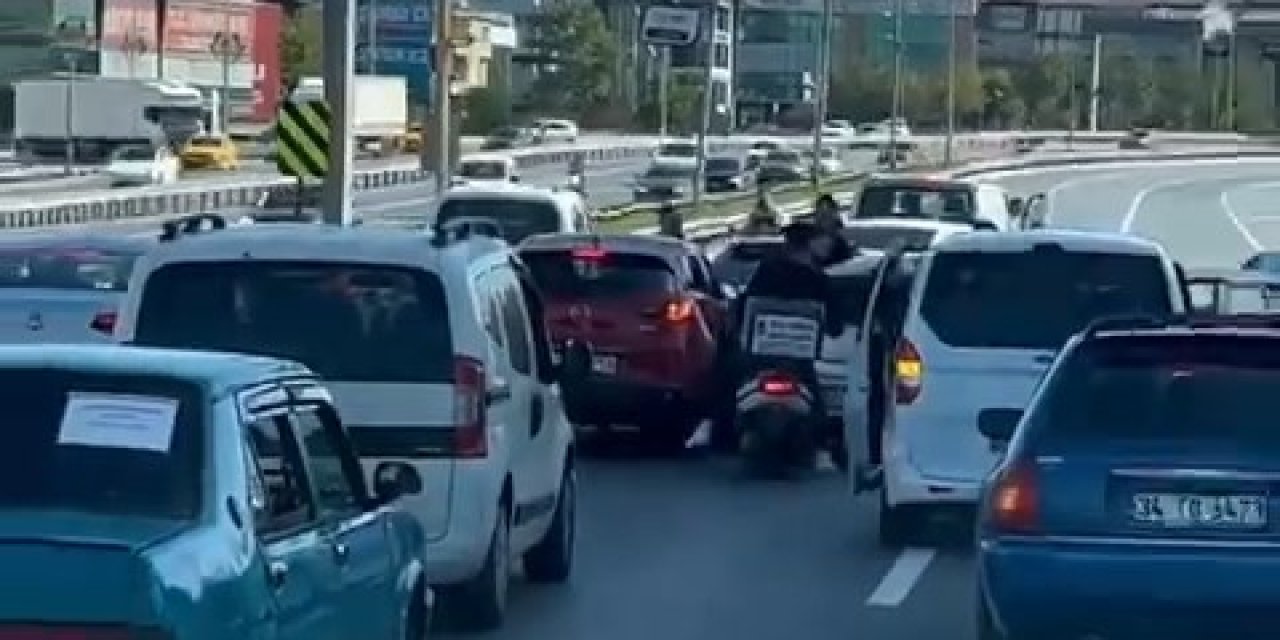 Düğün Konvoyuna Tepki Gösterdi, Saldırıya Uğradı