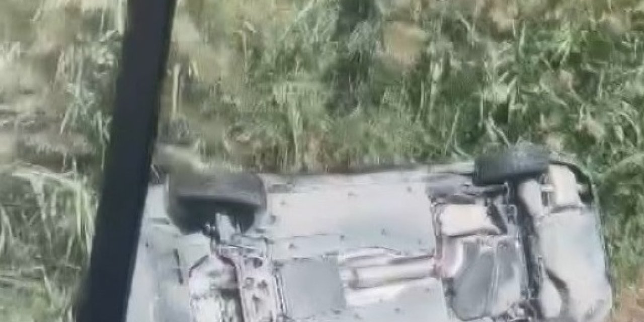 Başakşehir'de Hafriyat Kamyonu Karşı Şeride Geçerek Otomobile Çarptı