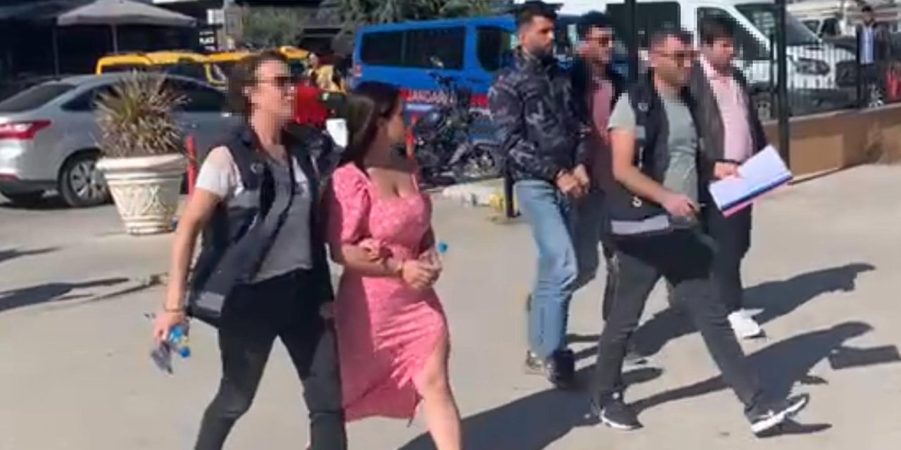 Aile Gibi Davranıp, Göçmen Kaçakçılığı Yapan 2 Şüpheli Tutuklandı