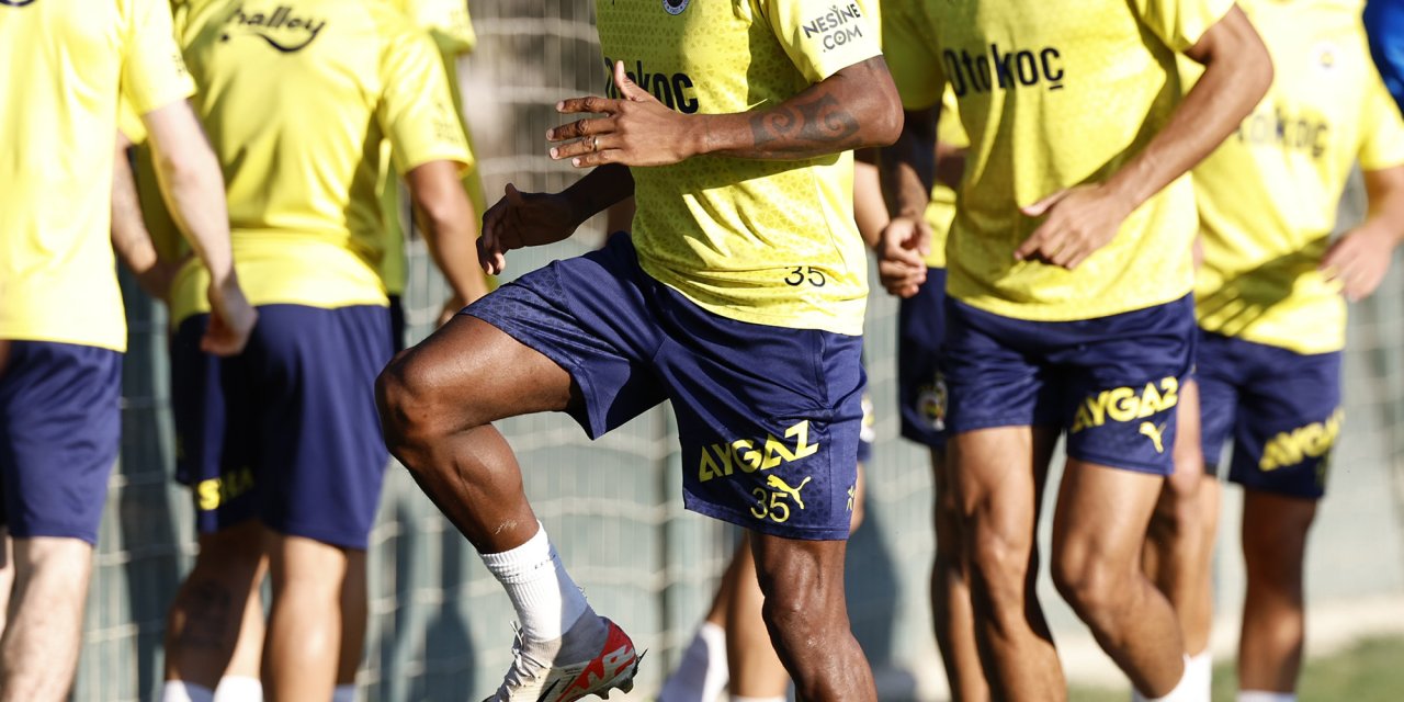 Fenerbahçe Günü Çift Antrenmanla Tamamladı