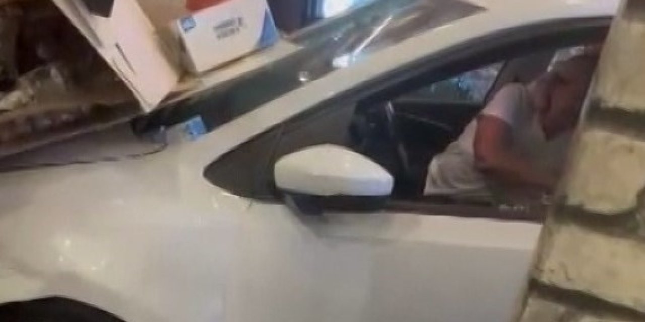 Beylikdüzü'nde Otomobil Fırına Daldı: 1 Yaralı