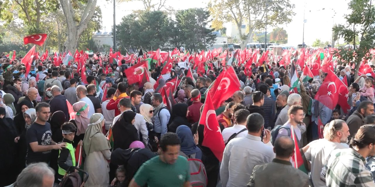 Filistin’e Destek Yürüyüşü; Hayatını Kaybedenler İçin Ayasofya'da Dua Edildi