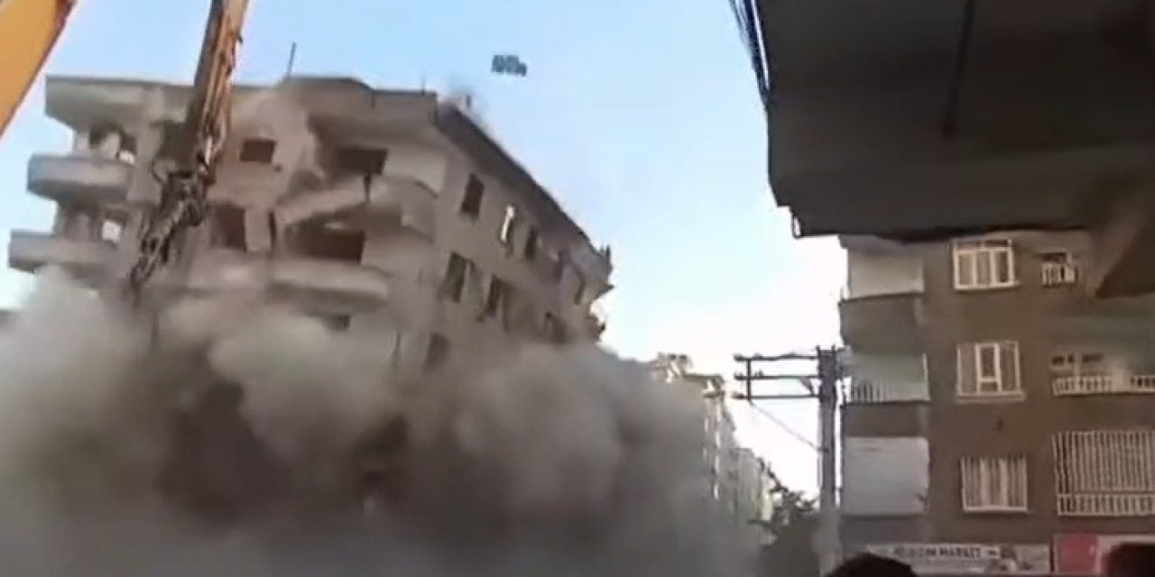 Diyarbakır'da 8 Katlı Bina, Yıkım Sırasında Çöktü