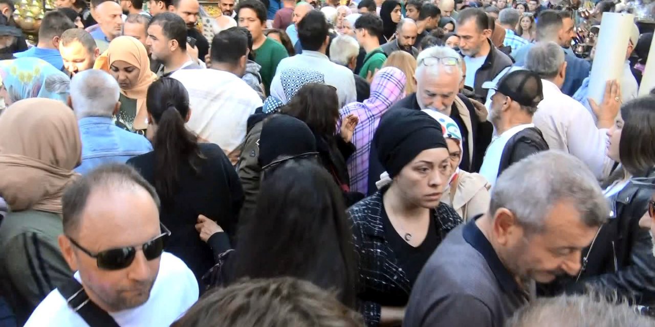 Mısır Çarşısı’nda İnsan Seli
