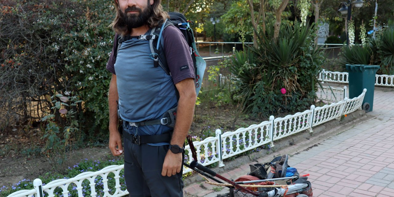 Annesinin Anısına Fransa'dan Başladığı Yürüyüşte Türkiye'ye Ulaştı