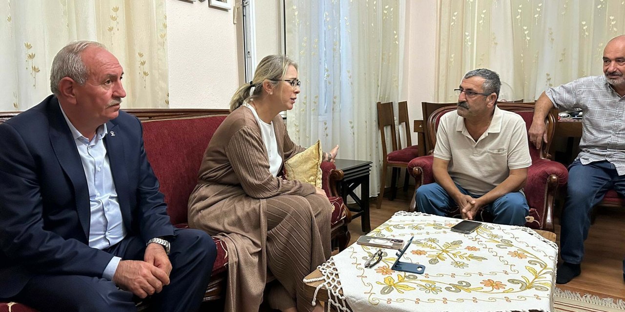 Taksi Şoförüne Kaldırım Taşı İle Gasp Girişimi Meclis Gündemine Taşınacak