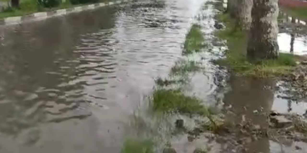 Hatay'da Sağanak; Ev Ve İş Yerleri Su İle Doldu